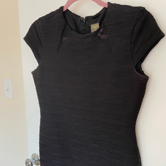 Taylor Little Black Dress - Picture 5 of 5